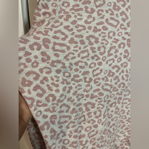 Champion Brand Women’s Long Sleeve Cheetah Print Tshirt Size Medium - Picture 6 of 11